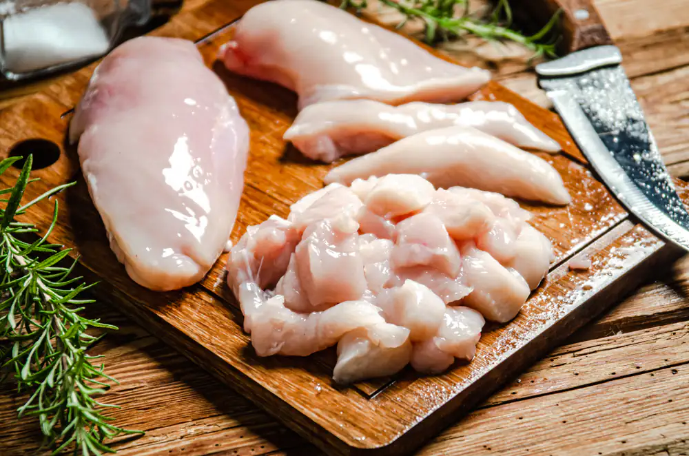 Chicken: lean poultry - source of protein in an  anti-inflammatory diet 